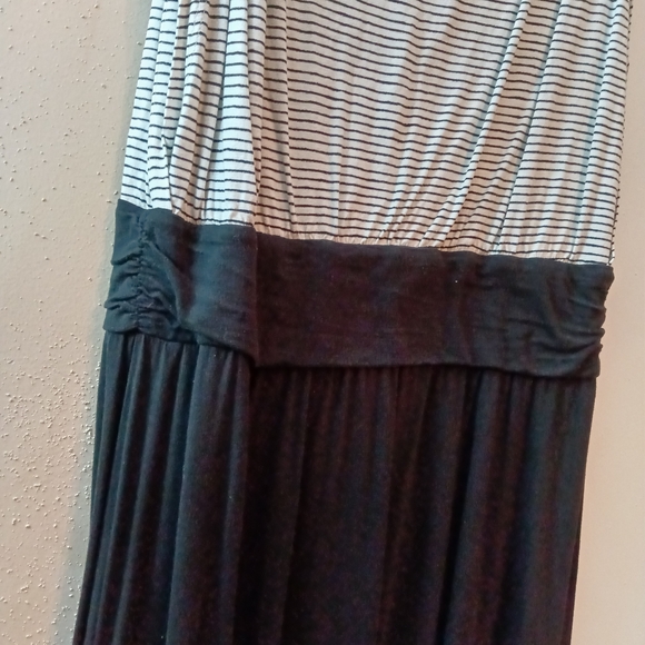 LOFT Black and White Striped Top - Picture 4 of 6